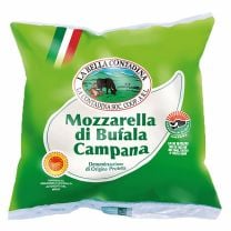 Mozzarella di Bufala Campana, echter Büffelmozzarella aus Kampanien, zart, cremig und  vollmundig im Geschmack.