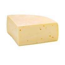"Pustertaler" Bergkäse aus Südtirol, der cremig, würzig, aromatische Klassiker unter den Brotzeit Käsesorten.